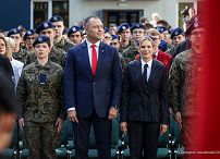 003_a_Para_Prezydencka_rozpoczecie_roku_szkolnego_Komornica_20260901_GJA_1878.jpg