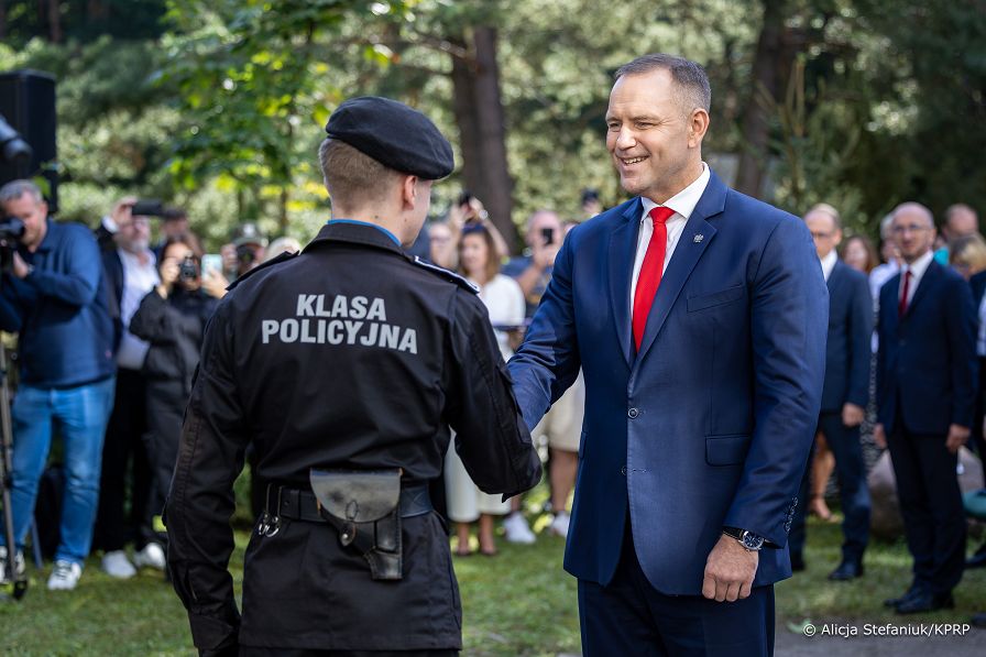 002_Para_Prezydencka_rozpoczecie_roku_szkolnego_Komornica_20260901_AS1_2742.jpg