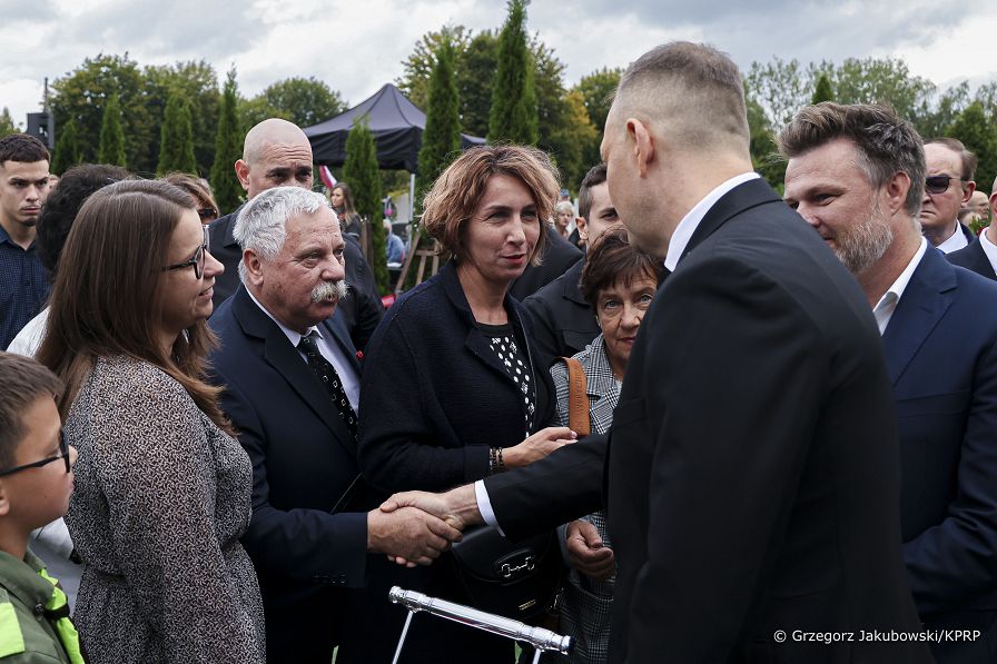 43_Karol_Nawrocki_uroczystosc_pogrzebowa_dzieci_ofiar_niemieckiego_obozu_Lodz_20260910_GJB_3460.jpg