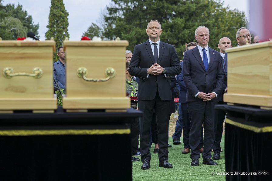36_Karol_Nawrocki_uroczystosc_pogrzebowa_dzieci_ofiar_niemieckiego_obozu_Lodz_20260910_GJA_7042.jpg