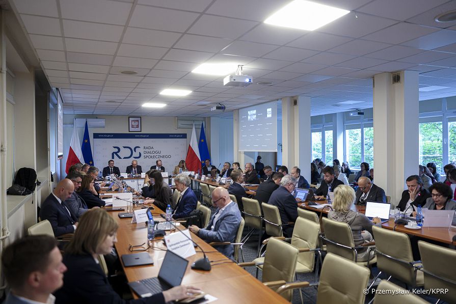 03_Mateusz_Kotecki_rada_dailogu_solecznego_20260910_MB_12544.jpg