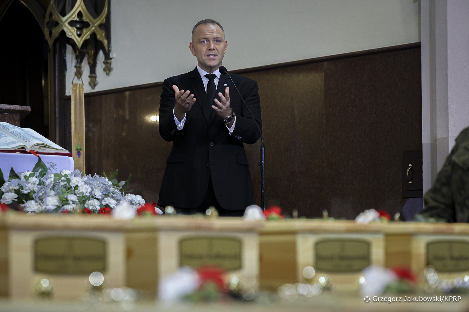 18_Karol_Nawrocki_uroczystosc_pogrzebowa_dzieci_ofiar_niemieckiego_obozu_Lodz_20260910_GJA_6475.jpg [495.13 KB]