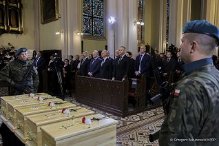 04_Karol_Nawrocki_uroczystosc_pogrzebowa_dzieci_ofiar_niemieckiego_obozu_Lodz_20260910_GJB_2914.jpg