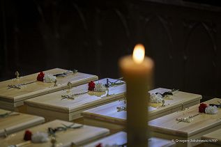 21_Karol_Nawrocki_uroczystosc_pogrzebowa_dzieci_ofiar_niemieckiego_obozu_Lodz_20260910_GJA_6537.jpg