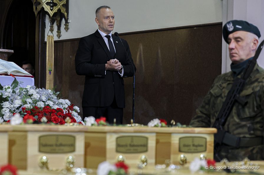 15_Karol_Nawrocki_uroczystosc_pogrzebowa_dzieci_ofiar_niemieckiego_obozu_Lodz_20260910_GJA_6404.jpg