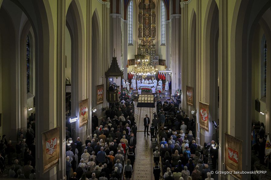 03_Karol_Nawrocki_uroczystosc_pogrzebowa_dzieci_ofiar_niemieckiego_obozu_Lodz_20260910_GJB_3061.jpg