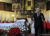 16_Karol_Nawrocki_uroczystosc_pogrzebowa_dzieci_ofiar_niemieckiego_obozu_Lodz_20260910_GJA_6383.jpg
