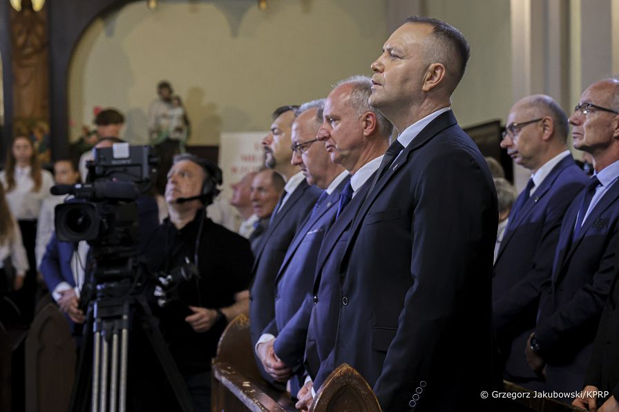 06_Karol_Nawrocki_uroczystosc_pogrzebowa_dzieci_ofiar_niemieckiego_obozu_Lodz_20260910_GJB_2921.jpg