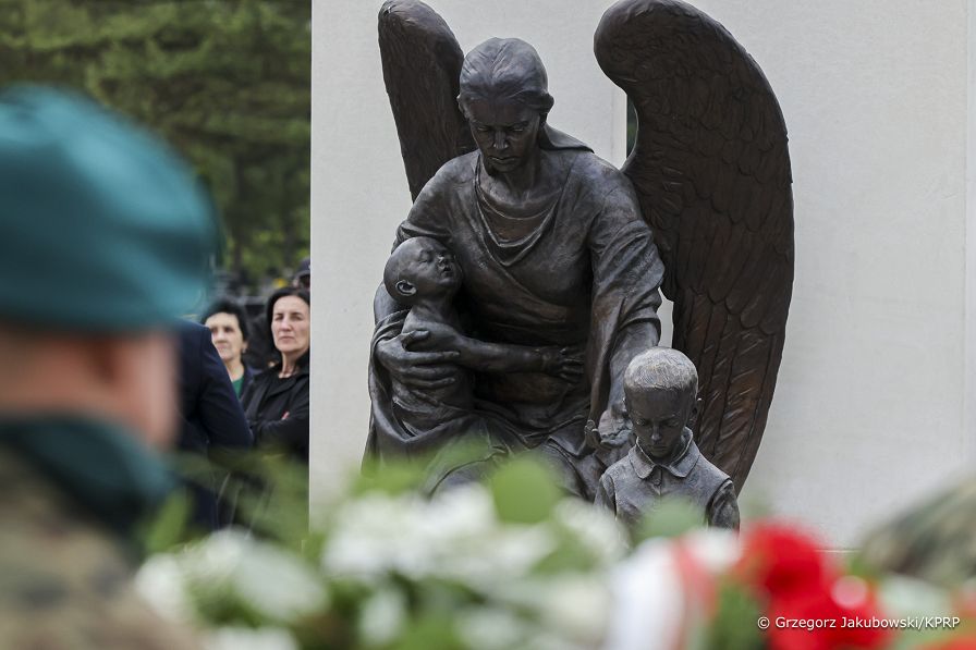 28_Karol_Nawrocki_uroczystosc_pogrzebowa_dzieci_ofiar_niemieckiego_obozu_Lodz_20260910_GJA_6626.jpg