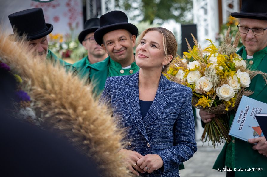 007_Prezydentowa_Marta_Nawrocka_Konkurs_najladniejszy_wieniec_dozynkowy _20260912_AS212015.jpg