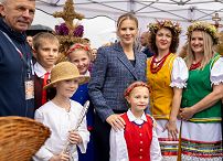 030_Prezydentowa_Marta_Nawrocka_Konkurs_najladniejszy_wieniec_dozynkowy _20260912_AS214188.jpg