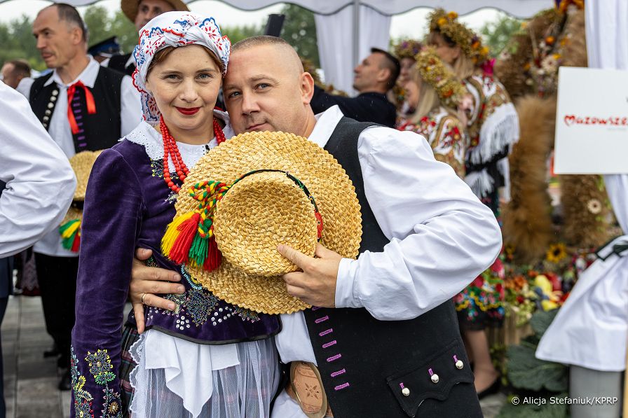 016_Prezydentowa_Marta_Nawrocka_Konkurs_najladniejszy_wieniec_dozynkowy _20260912_AS211393.jpg