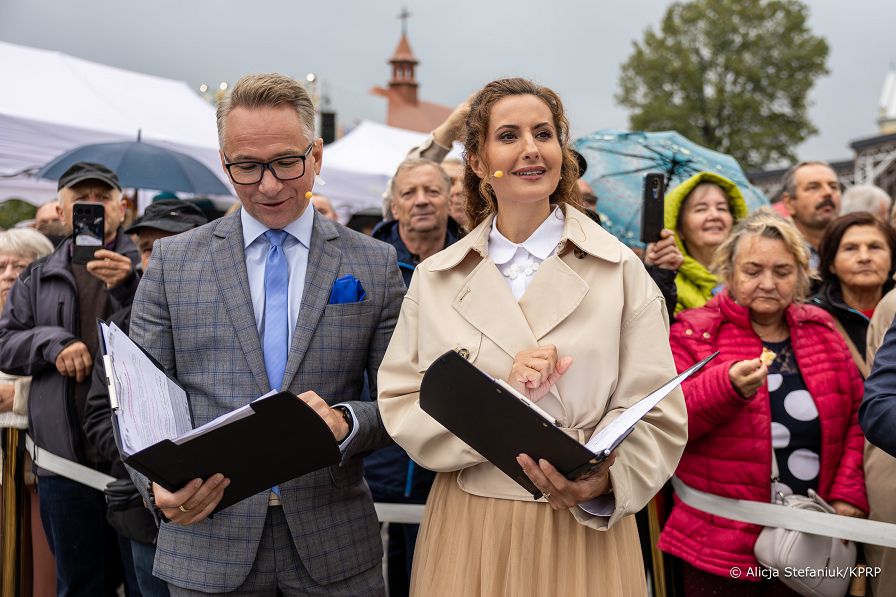 031_Prezydentowa_Marta_Nawrocka_Konkurs_najladniejszy_wieniec_dozynkowy _20260912_AS214245.jpg