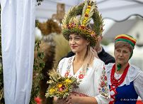 008_Prezydentowa_Marta_Nawrocka_Konkurs_najladniejszy_wieniec_dozynkowy _20260912_AS1_8525.jpg