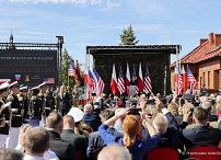 12_Karol_Nawrocki_nadanie_Centrum_Kultury_imienia_Sierzanta_Sztobowego_MIchaela_Ollisa_20260916_PK1_0256.jpg
