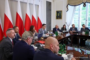 004_Minister_Karol_Rabenda_Rada_Energii_i_Zasobow_Naturalnych_20260916_MB1_3185.jpg