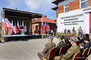 16_Karol_Nawrocki_nadanie_Centrum_Kultury_imienia_Sierzanta_Sztobowego_MIchaela_Ollisa_20260916_PK1_0234.jpg