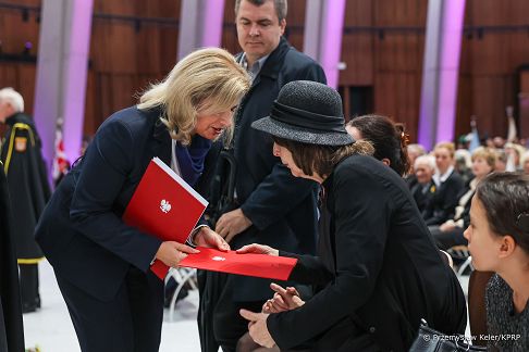 007_Minister_Agnieszka_Jedrzak_uroczystosci_pogrzebowe_ks_Lukasza_Malkowskiego_20260917_PK1_1441.jpg