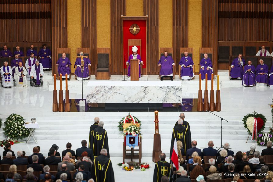 011_Minister_Agnieszka_Jedrzak_uroczystosci_pogrzebowe_ks_Lukasza_Malkowskiego_20260917_PK_29852.jpg