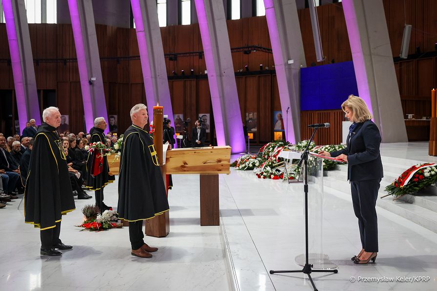 002_Minister_Agnieszka_Jedrzak_uroczystosci_pogrzebowe_ks_Lukasza_Malkowskiego_20260917_PK1_1150.jpg