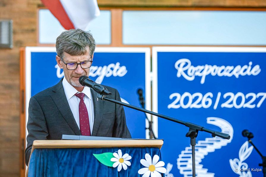 005_Doradca_Dariusz_Dudek_nadanie_imienia_siostry_Anieli_Siwy_szkole_podstawowej_Wolka_Grodziska_20260902_44.jpg