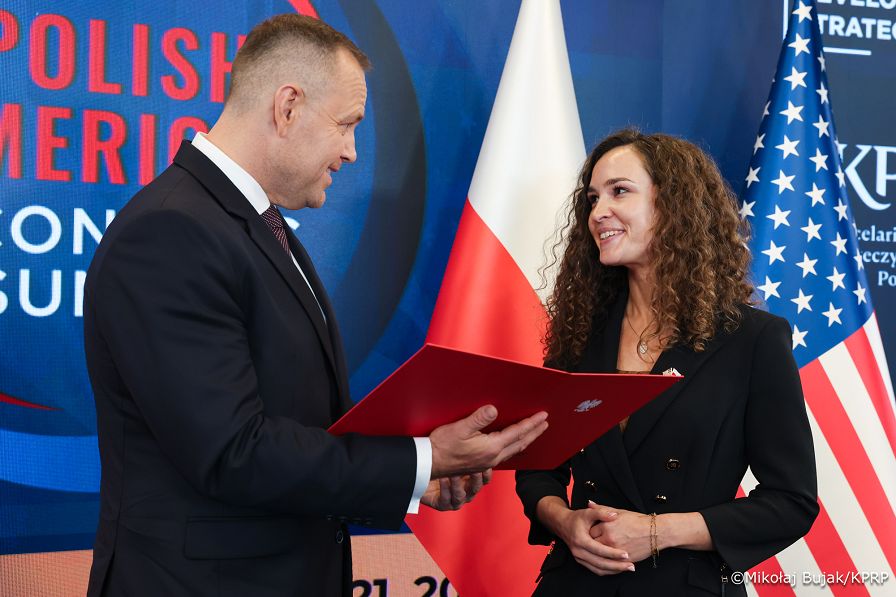 036_A_Prezydent Karol Nawrocki_Ceremonia wręczenia odznaczeń państwowych w Instytucie Pileckiego_22-09-2026_MWB15441.jpg.JPG