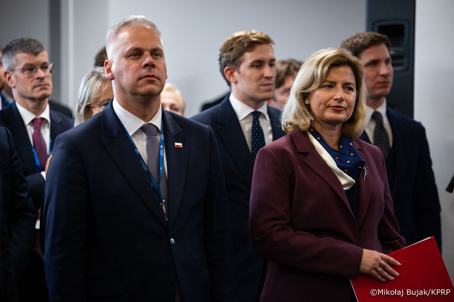 034_A_Prezydent Karol Nawrocki_Ceremonia wręczenia odznaczeń państwowych w Instytucie Pileckiego_22-09-2026_MWB27742.jpg.JPG