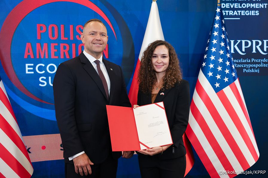 037_A_Prezydent Karol Nawrocki_Ceremonia wręczenia odznaczeń państwowych w Instytucie Pileckiego_22-09-2026_MWB15462.jpg.JPG
