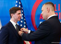 041_A_Prezydent Karol Nawrocki_Ceremonia wręczenia odznaczeń państwowych w Instytucie Pileckiego_22-09-2026_MWB15510.jpg.JPG