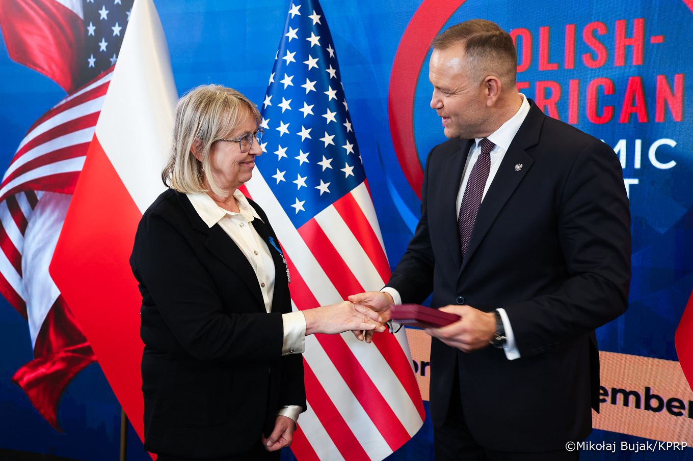 040_A_Prezydent Karol Nawrocki_Ceremonia wręczenia odznaczeń państwowych w Instytucie Pileckiego_22-09-2026_MWB15488.jpg.JPG