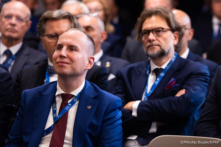 048_A_Prezydent Karol Nawrocki_Ceremonia wręczenia odznaczeń państwowych w Instytucie Pileckiego_22-09-2026_MWB27928.jpg.JPG