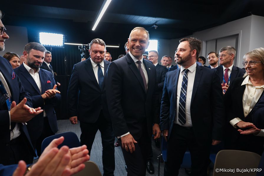 032_A_Prezydent Karol Nawrocki_Ceremonia wręczenia odznaczeń państwowych w Instytucie Pileckiego_22-09-2026_MWB15370.jpg.JPG