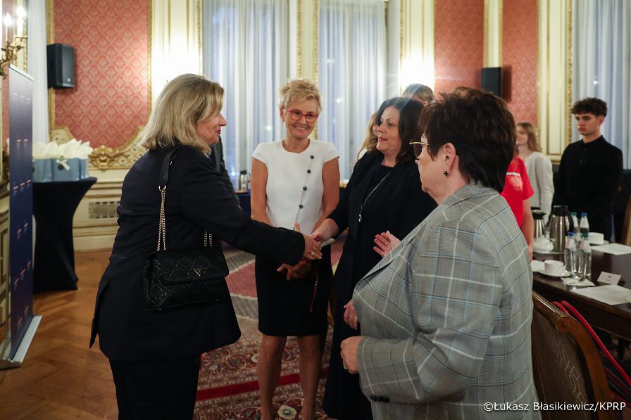 002_Minister Agnieszka Jędrzak_NYC_Spotkanie_23-09-2026_MWB21696.jpg.JPG