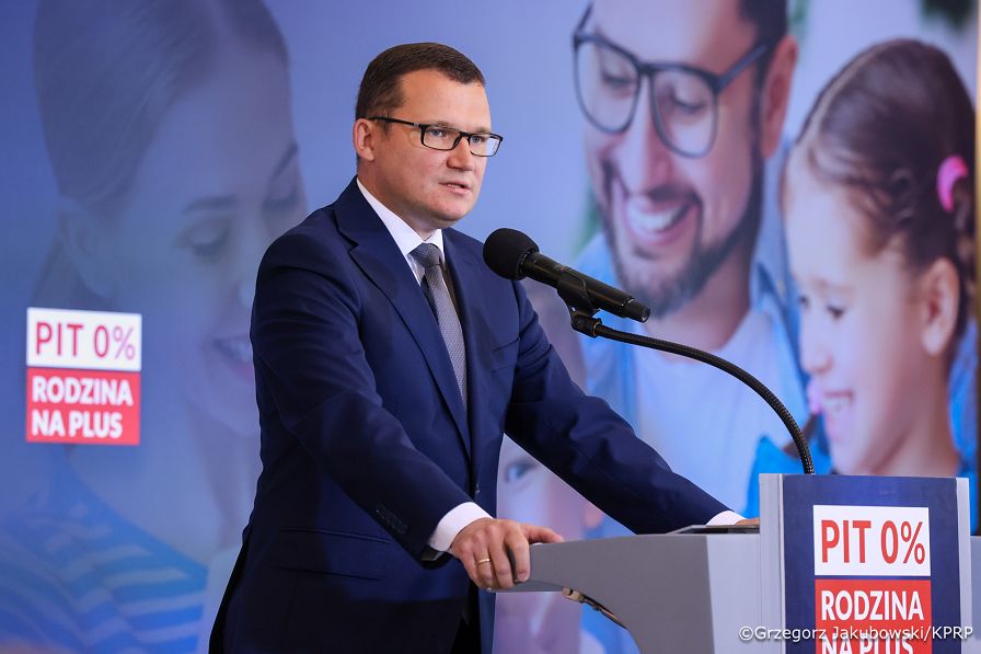 005_Konferencja wokół rozwiązań podatkowych dla rodzin_04-09-2026_GJB_3244.jpg.JPG