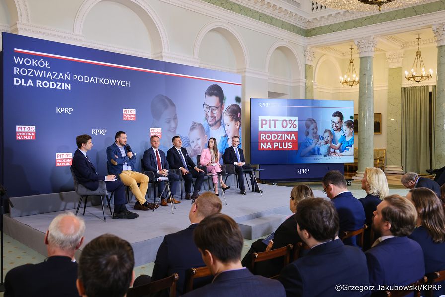 011_Konferencja wokół rozwiązań podatkowych dla rodzin_04-09-2026_GJA_5359.jpg.JPG