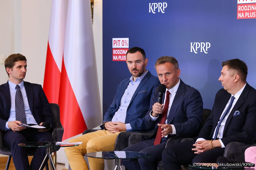 014_Konferencja wokół rozwiązań podatkowych dla rodzin_04-09-2026_GJB_4019.jpg.JPG