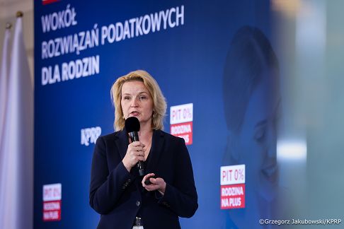 008_Konferencja wokół rozwiązań podatkowych dla rodzin_04-09-2026_GJB_3528.jpg.JPG