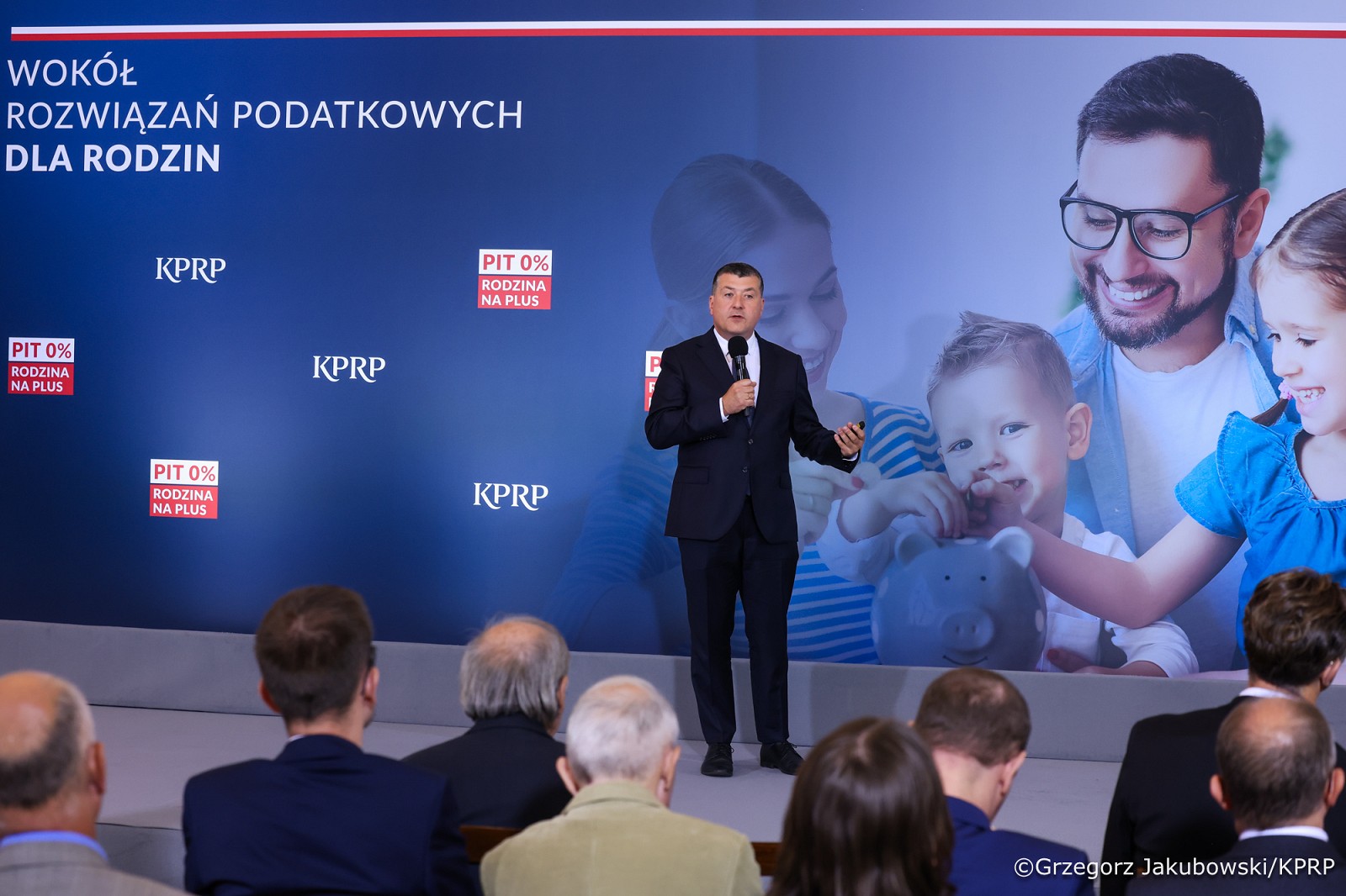 010_Konferencja wokół rozwiązań podatkowych dla rodzin_04-09-2026_GJB_3636.jpg.JPG [740.27 KB]