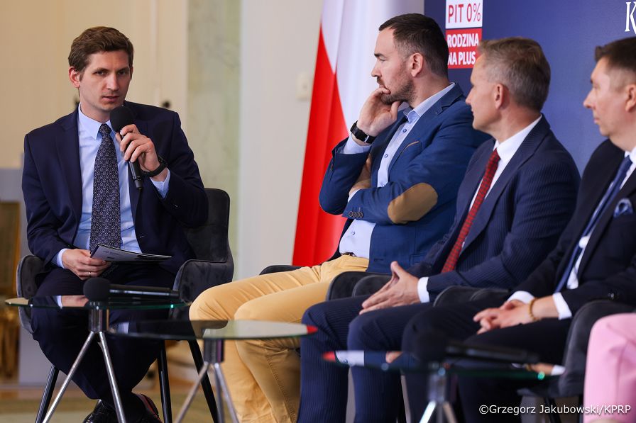 020_Konferencja wokół rozwiązań podatkowych dla rodzin_04-09-2026_GJB_4130.jpg.JPG