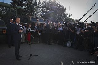 25_Karol_Nawrocki_XXXIV_Miedzynarodowy_Salon_Przemyslu_Obronnego_20260908_MB_12142.jpg